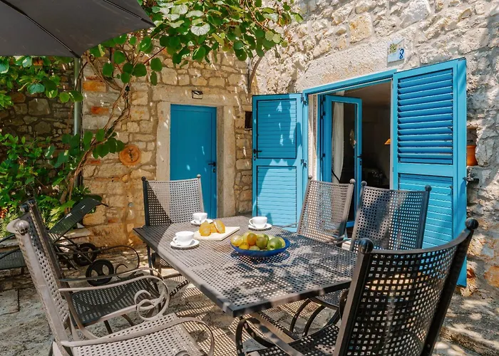 Villa Istrian Garden *